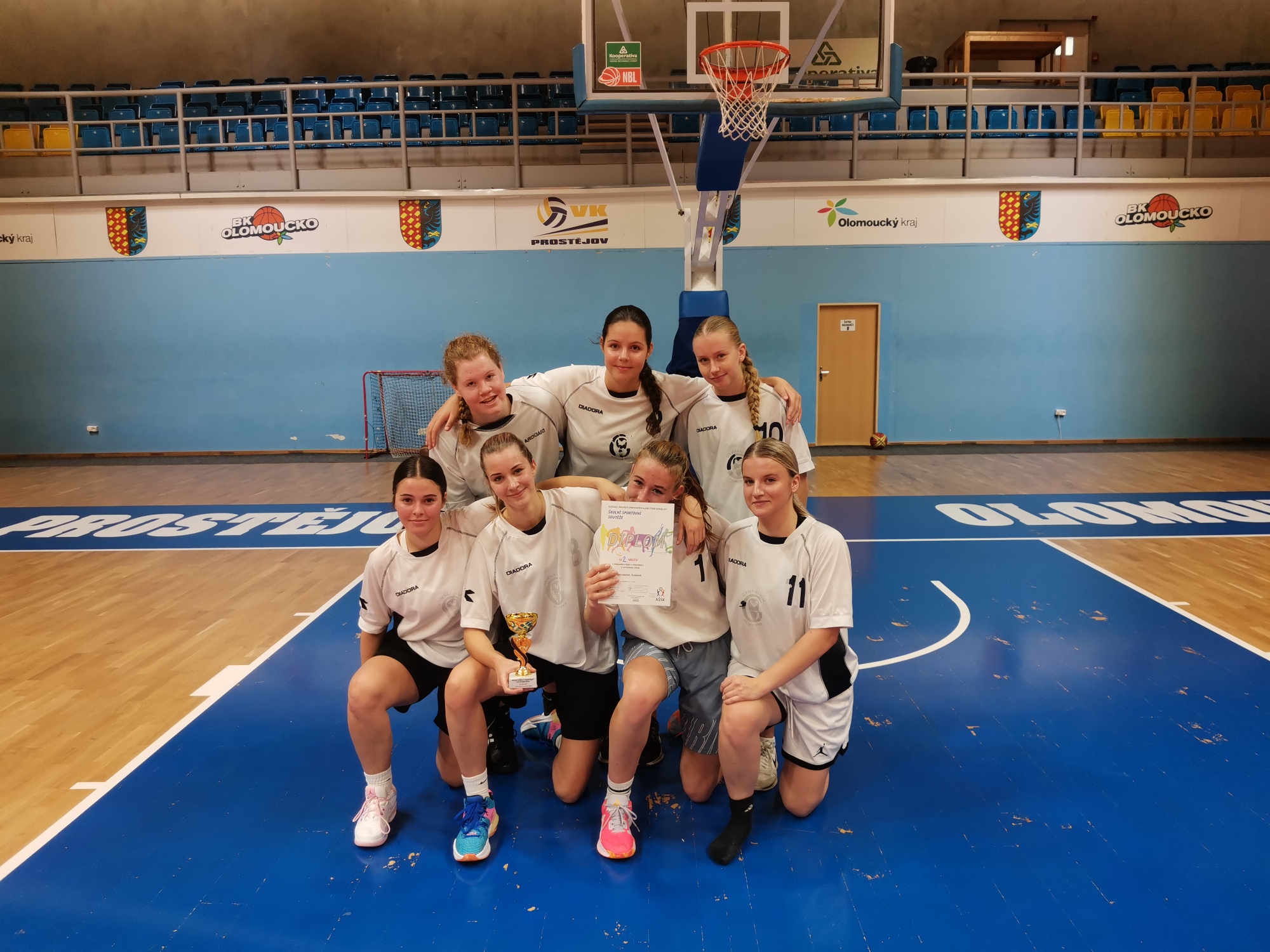 Basketbalistky STŘÍBRNÉ v krajském finále