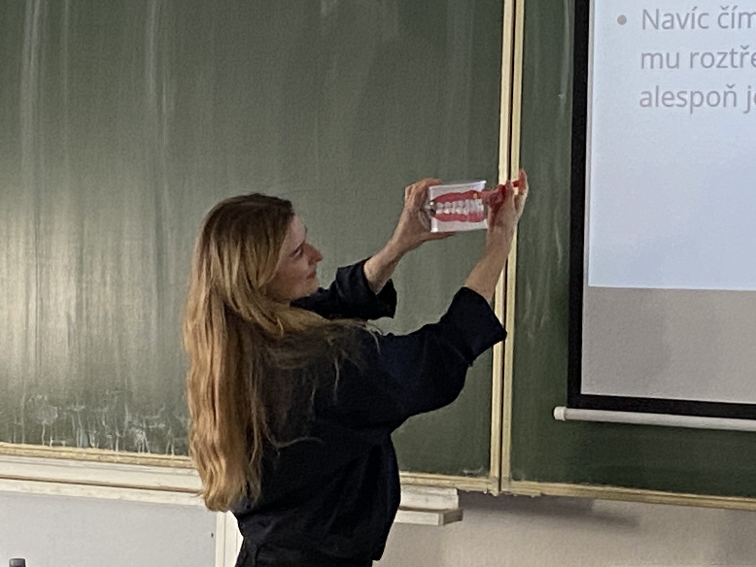 Beseda o dentální hygieně a škodlivosti e-cigaret