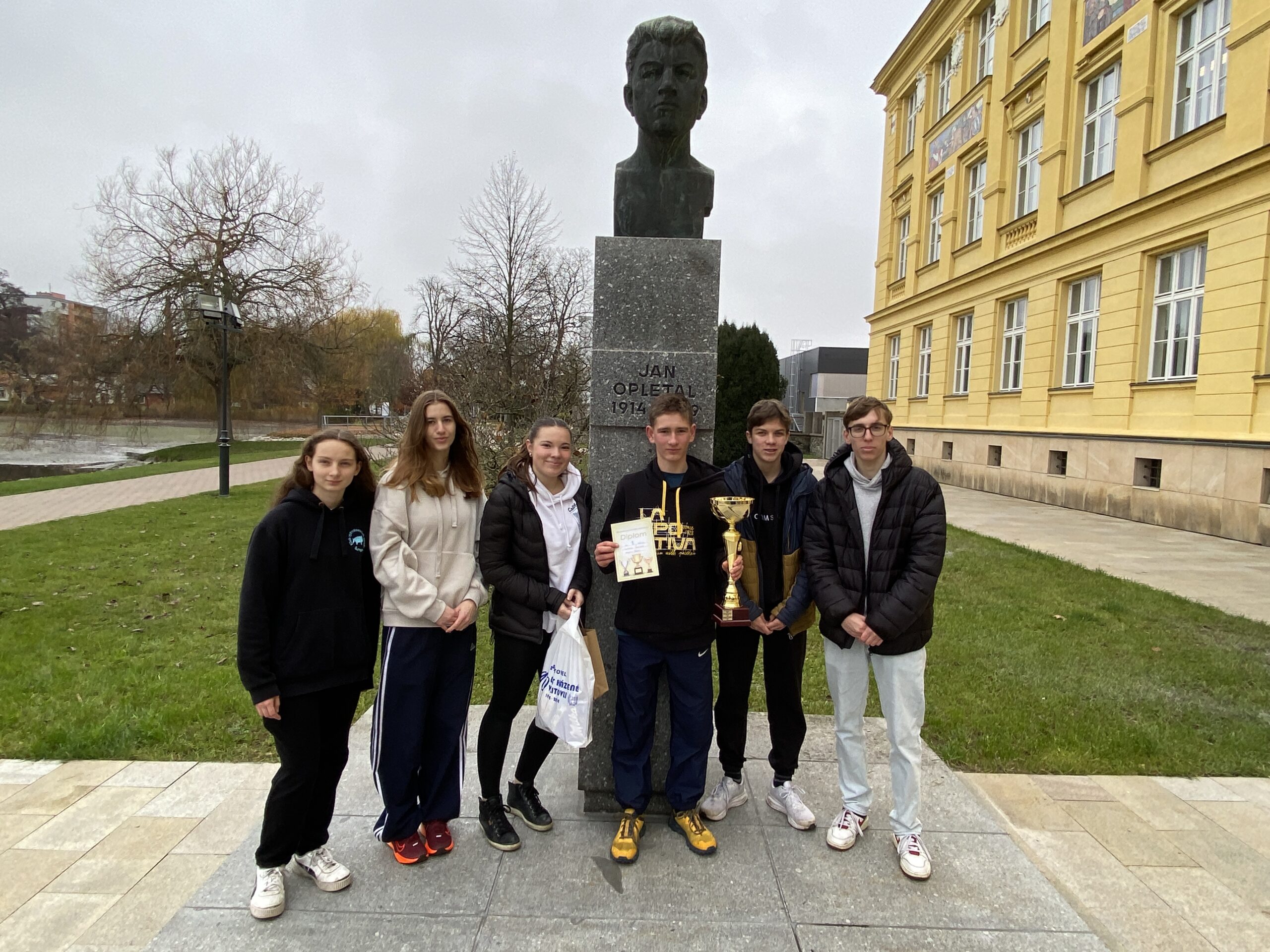 Štafetový závod v Litovli ovládli naši běžci